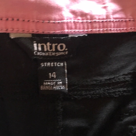 Shorts - Picture 3 of 3